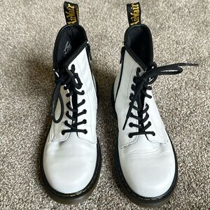 EUC Kids size 4 Dr. Martins Air Wair white boots